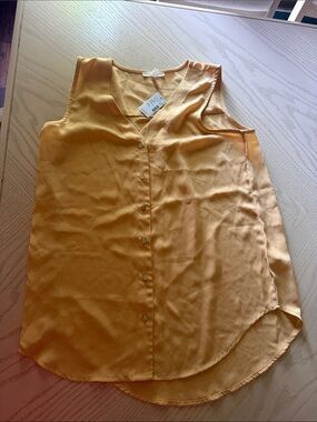 Maurices Yellow Satin Button-Front Sleeveless Camisole🌺